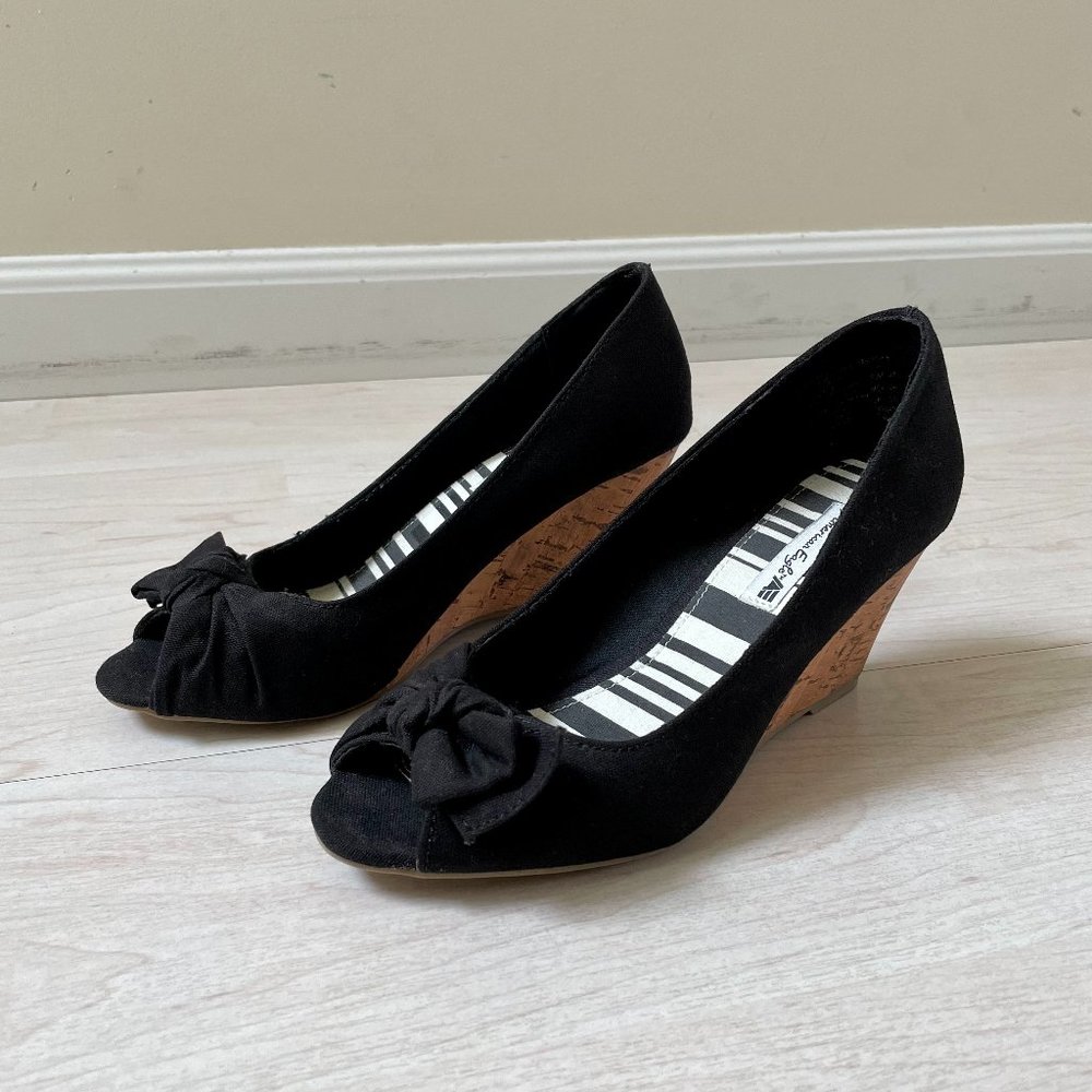 American Eagle Black Peep Toe Wedges Size 7 with Box